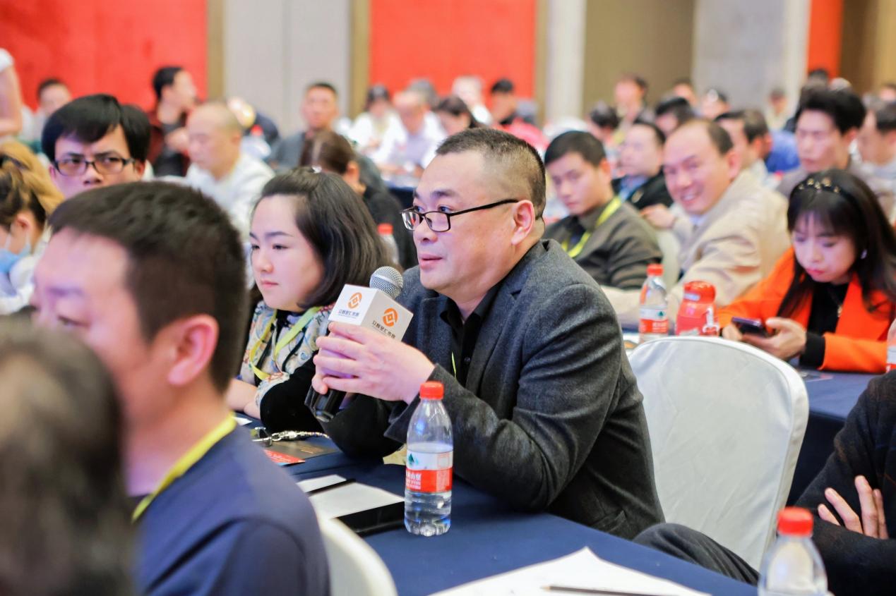 EagleTrader武汉签约大会完美收官!500+交易员共鉴历史性时刻! EagleTrader武汉签约大会完美收官!500+交易员共鉴历史性时刻!